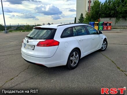 Опель Інсігнія 2011 у Харкові на Automoto.ua Білий Опель Інсігнія, об'ємом двигуна 2 л та пробігом 345 тис. км за 6300 $, фото 1 на Automoto.ua