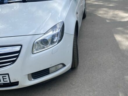 Білий Опель Інсігнія, об'ємом двигуна 2 л та пробігом 332 тис. км за 5500 $, фото 1 на Automoto.ua