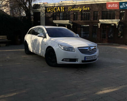 Белый Опель Инсигния, объемом двигателя 1.96 л и пробегом 348 тыс. км за 5900 $, фото 1 на Automoto.ua