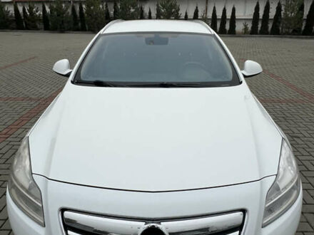 Белый Опель Инсигния, объемом двигателя 1.96 л и пробегом 323 тыс. км за 7300 $, фото 1 на Automoto.ua