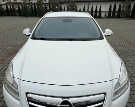 Белый Опель Инсигния, объемом двигателя 1.96 л и пробегом 323 тыс. км за 7300 $, фото 1 на Automoto.ua