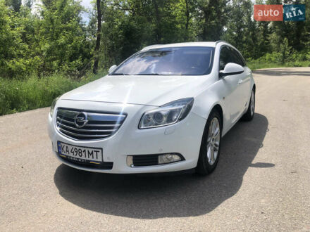 Опель Инсигния 2011 в Звенигородка на Automoto.ua Белый Опель Инсигния, объемом двигателя 2 л и пробегом 219 тыс. км за 7950 $, фото 1 на Automoto.ua
