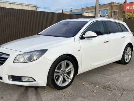 Белый Опель Инсигния, объемом двигателя 1.96 л и пробегом 274 тыс. км за 10200 $, фото 1 на Automoto.ua