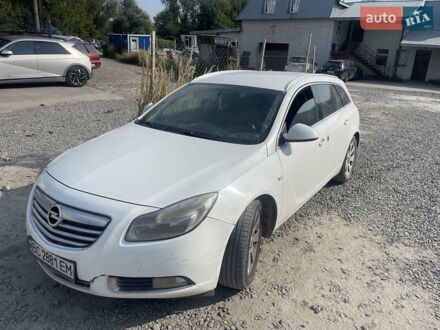 Белый Опель Инсигния, объемом двигателя 1.96 л и пробегом 264 тыс. км за 7300 $, фото 1 на Automoto.ua