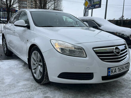 Белый Опель Инсигния, объемом двигателя 2 л и пробегом 177 тыс. км за 7400 $, фото 1 на Automoto.ua