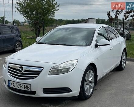 Белый Опель Инсигния, объемом двигателя 2 л и пробегом 178 тыс. км за 7400 $, фото 1 на Automoto.ua