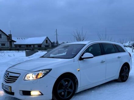 Белый Опель Инсигния, объемом двигателя 1.96 л и пробегом 326 тыс. км за 7600 $, фото 1 на Automoto.ua