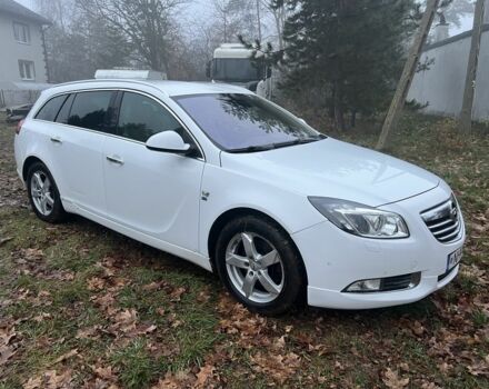 Белый Опель Инсигния, объемом двигателя 0 л и пробегом 251 тыс. км за 6449 $, фото 1 на Automoto.ua