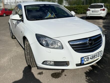 Опель Инсигния 2012 в Чернигове на Automoto.ua Белый Опель Инсигния, объемом двигателя 2 л и пробегом 145 тыс. км за 10000 $, фото 1 на Automoto.ua
