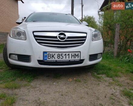 Білий Опель Інсігнія, об'ємом двигуна 1.96 л та пробігом 270 тис. км за 7700 $, фото 1 на Automoto.ua