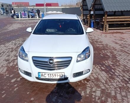 Белый Опель Инсигния, объемом двигателя 0 л и пробегом 328 тыс. км за 8100 $, фото 1 на Automoto.ua