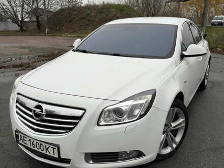 Белый Опель Инсигния, объемом двигателя 1.4 л и пробегом 158 тыс. км за 9800 $, фото 1 на Automoto.ua