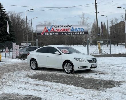 Білий Опель Інсігнія, об'ємом двигуна 2 л та пробігом 192 тис. км за 9600 $, фото 1 на Automoto.ua
