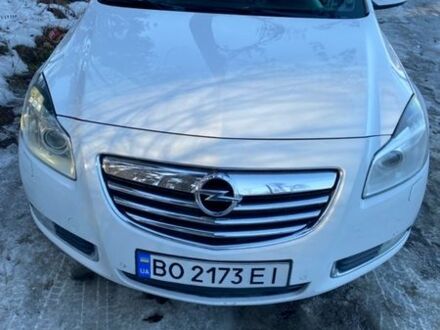 Белый Опель Инсигния, объемом двигателя 2 л и пробегом 261 тыс. км за 7800 $, фото 1 на Automoto.ua