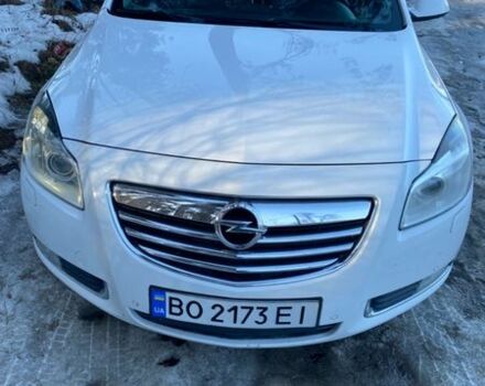 Белый Опель Инсигния, объемом двигателя 2 л и пробегом 261 тыс. км за 7800 $, фото 1 на Automoto.ua