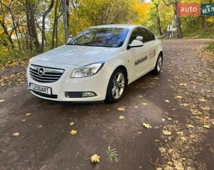 Белый Опель Инсигния, объемом двигателя 1.36 л и пробегом 250 тыс. км за 6700 $, фото 1 на Automoto.ua