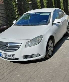 Белый Опель Инсигния, объемом двигателя 1.96 л и пробегом 257 тыс. км за 9500 $, фото 1 на Automoto.ua