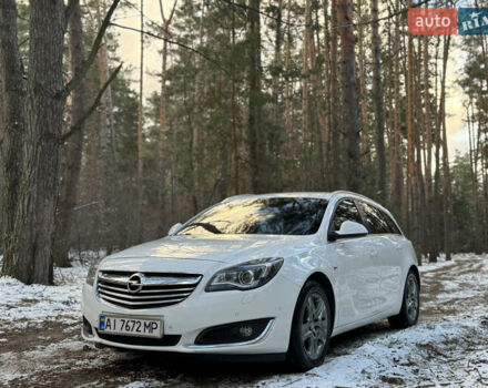 Белый Опель Инсигния, объемом двигателя 2 л и пробегом 317 тыс. км за 8700 $, фото 1 на Automoto.ua