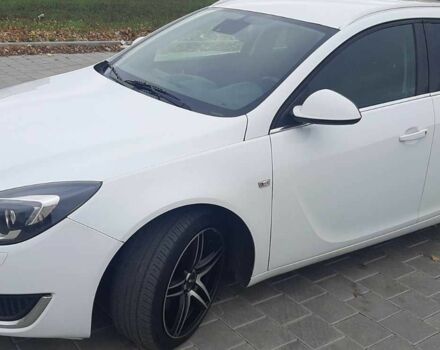 Білий Опель Інсігнія, об'ємом двигуна 2 л та пробігом 289 тис. км за 8000 $, фото 1 на Automoto.ua