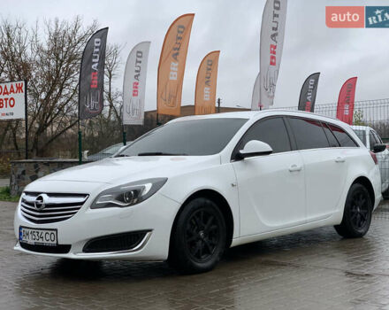 Белый Опель Инсигния, объемом двигателя 2 л и пробегом 179 тыс. км за 9399 $, фото 1 на Automoto.ua
