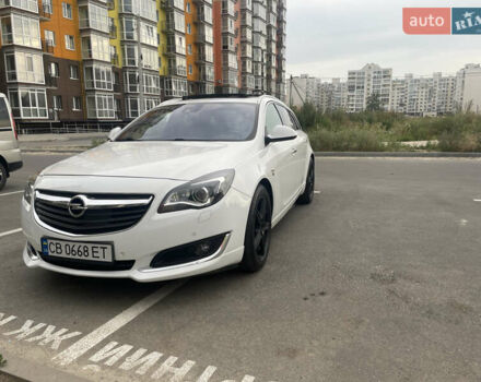 Белый Опель Инсигния, объемом двигателя 2 л и пробегом 200 тыс. км за 12500 $, фото 1 на Automoto.ua
