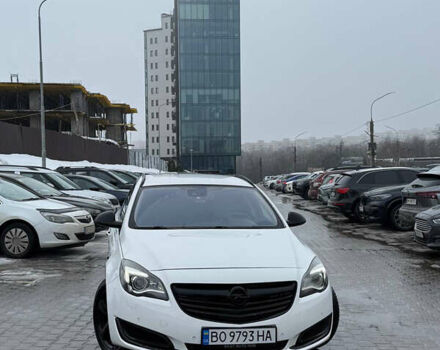 Белый Опель Инсигния, объемом двигателя 1.96 л и пробегом 320 тыс. км за 9300 $, фото 1 на Automoto.ua