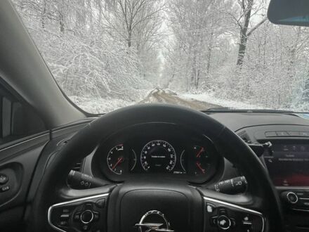 Білий Опель Інсігнія, об'ємом двигуна 2 л та пробігом 278 тис. км за 8400 $, фото 1 на Automoto.ua