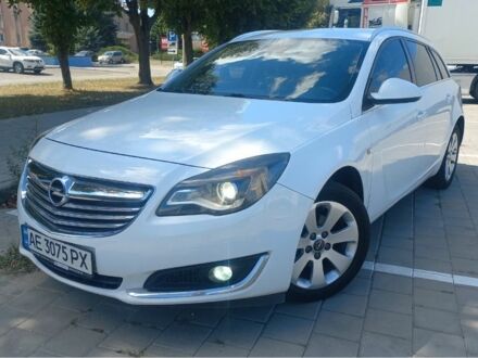 Опель Инсигния 2014 в Черкассах на Automoto.ua Белый Опель Инсигния, объемом двигателя 2 л и пробегом 280 тыс. км за 8800 $, фото 1 на Automoto.ua