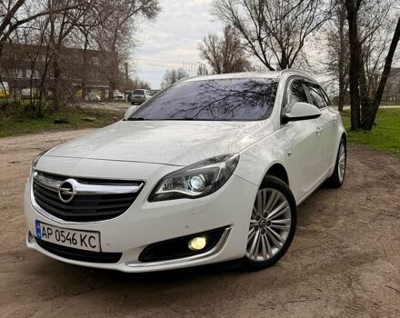 Белый Опель Инсигния, объемом двигателя 2 л и пробегом 224 тыс. км за 10999 $, фото 1 на Automoto.ua