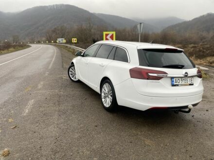 Белый Опель Инсигния, объемом двигателя 2 л и пробегом 320 тыс. км за 9349 $, фото 1 на Automoto.ua