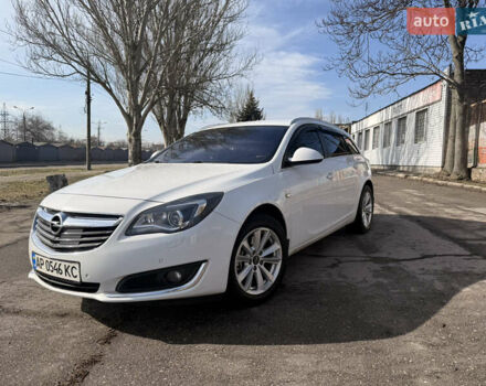 Белый Опель Инсигния, объемом двигателя 2 л и пробегом 221 тыс. км за 11600 $, фото 1 на Automoto.ua