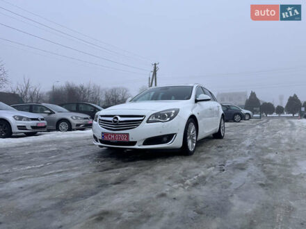 Белый Опель Инсигния, объемом двигателя 2 л и пробегом 230 тыс. км за 9600 $, фото 1 на Automoto.ua