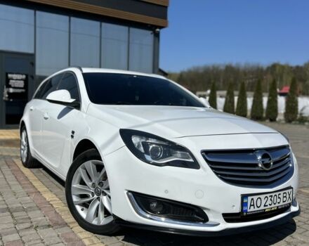 Белый Опель Инсигния, объемом двигателя 2 л и пробегом 293 тыс. км за 11500 $, фото 1 на Automoto.ua