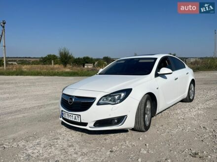 Білий Опель Інсігнія, об'ємом двигуна 1.6 л та пробігом 295 тис. км за 9999 $, фото 1 на Automoto.ua