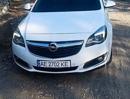 Білий Опель Інсігнія, об'ємом двигуна 1.6 л та пробігом 227 тис. км за 8700 $, фото 1 на Automoto.ua