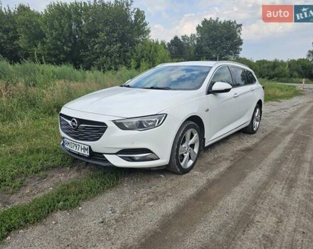Белый Опель Инсигния, объемом двигателя 2 л и пробегом 191 тыс. км за 15500 $, фото 1 на Automoto.ua