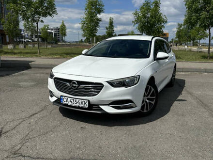 Опель Інсігнія 2019 у Черкасах на Automoto.ua Білий Опель Інсігнія, об'ємом двигуна 1.6 л та пробігом 139 тис. км за 14900 $, фото 1 на Automoto.ua