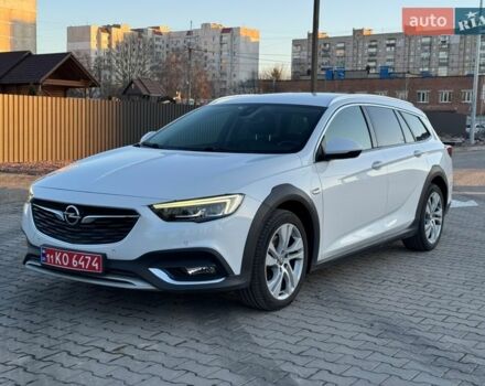 Белый Опель Инсигния, объемом двигателя 2 л и пробегом 223 тыс. км за 16100 $, фото 1 на Automoto.ua