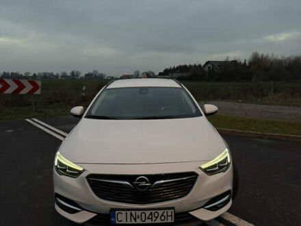 Белый Опель Инсигния, объемом двигателя 2 л и пробегом 178 тыс. км за 14000 $, фото 1 на Automoto.ua