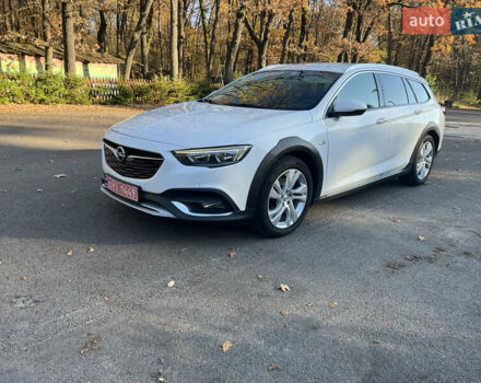 Белый Опель Инсигния, объемом двигателя 2 л и пробегом 227 тыс. км за 15400 $, фото 1 на Automoto.ua