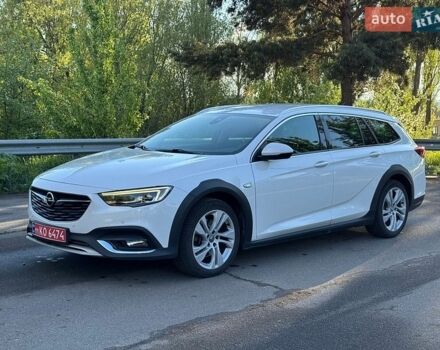 Белый Опель Инсигния, объемом двигателя 2 л и пробегом 223 тыс. км за 16200 $, фото 1 на Automoto.ua