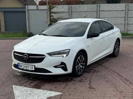 Білий Опель Інсігнія, об'ємом двигуна 1.5 л та пробігом 125 тис. км за 16700 $, фото 1 на Automoto.ua