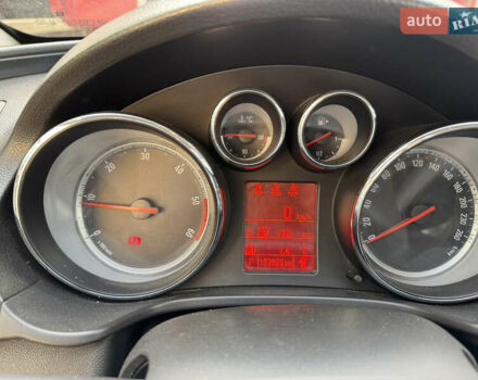 Бежевый Опель Инсигния, объемом двигателя 2 л и пробегом 198 тыс. км за 10300 $, фото 15 на Automoto.ua