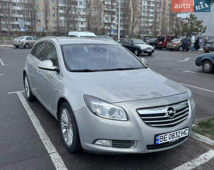 Бежевый Опель Инсигния, объемом двигателя 2 л и пробегом 198 тыс. км за 10300 $, фото 1 на Automoto.ua