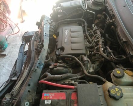 Черный Опель Инсигния, объемом двигателя 1.4 л и пробегом 140 тыс. км за 3709 $, фото 10 на Automoto.ua