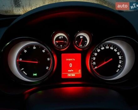 Черный Опель Инсигния, объемом двигателя 2 л и пробегом 282 тыс. км за 8500 $, фото 8 на Automoto.ua