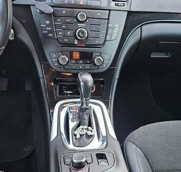 Чорний Опель Інсігнія, об'ємом двигуна 2 л та пробігом 182 тис. км за 8300 $, фото 16 на Automoto.ua