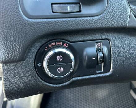 Черный Опель Инсигния, объемом двигателя 2 л и пробегом 263 тыс. км за 8500 $, фото 12 на Automoto.ua