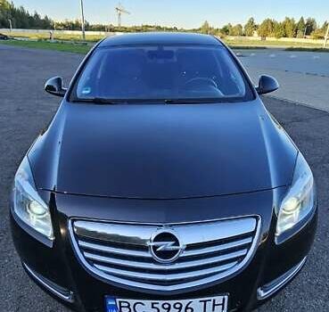Чорний Опель Інсігнія, об'ємом двигуна 2 л та пробігом 182 тис. км за 8300 $, фото 4 на Automoto.ua