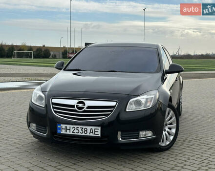 Черный Опель Инсигния, объемом двигателя 2 л и пробегом 310 тыс. км за 7700 $, фото 2 на Automoto.ua